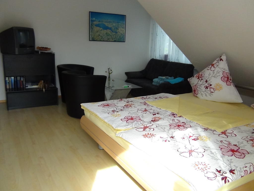 Haus Erika Am Weg Bed and Breakfast Kesswil Δωμάτιο φωτογραφία